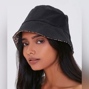 Forever 21 leopard print bucket hat